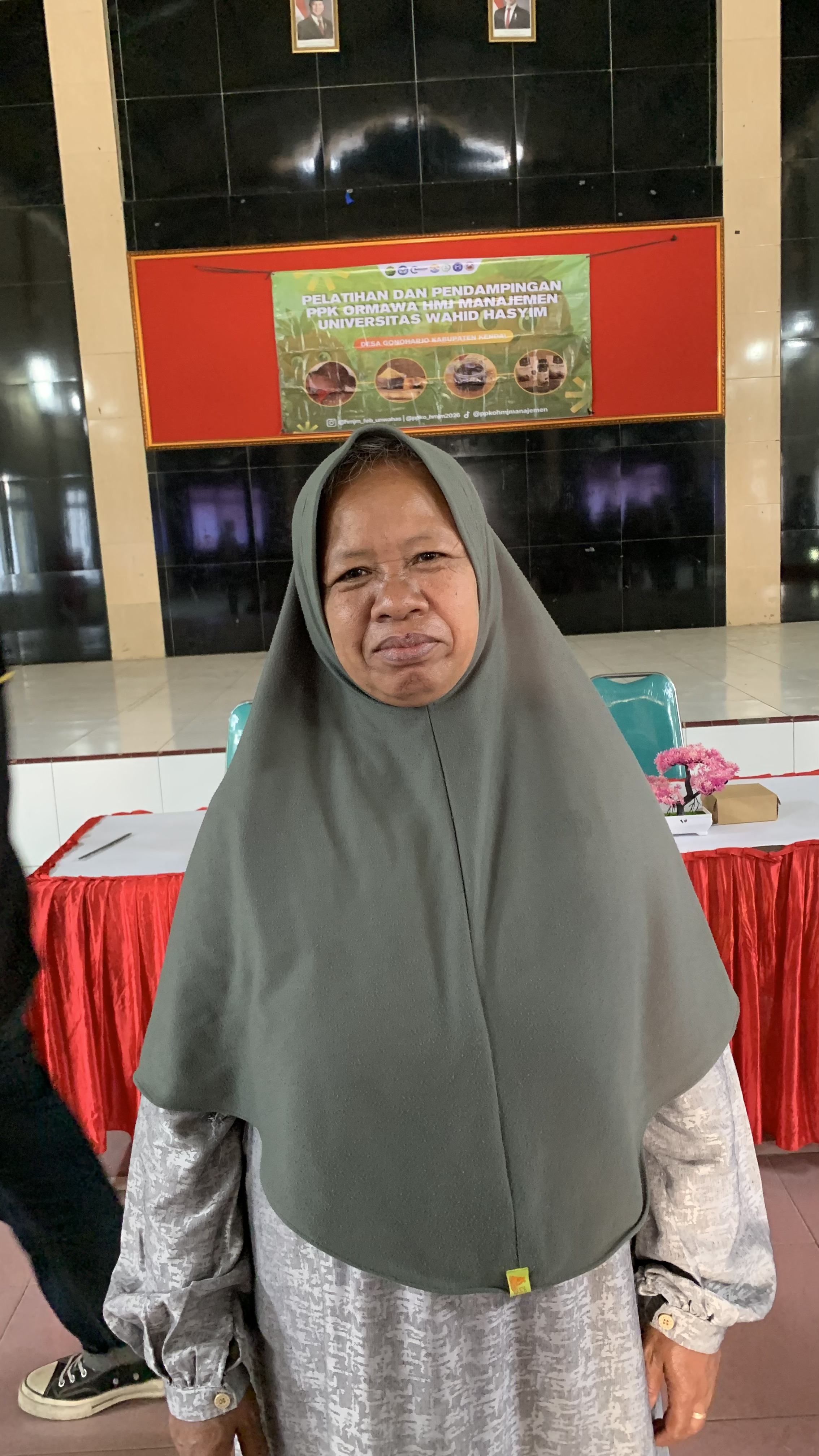 Bu Sri  Rahayu